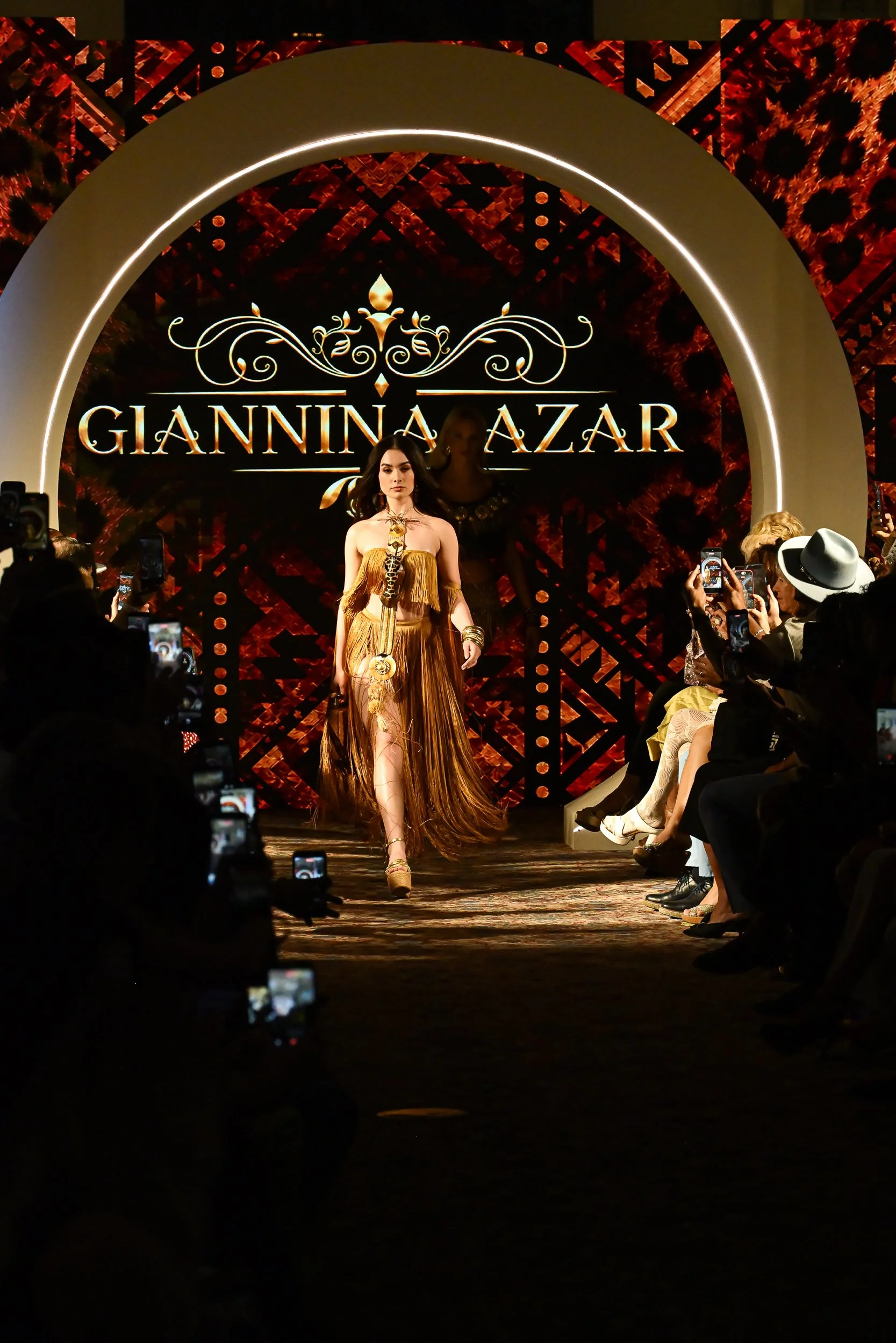 Giannina Azar @gianninaazar Miami Fashion Week @miamifashionweek Photographer Celso Diniz @celsodinizphoto 20261016 0084.jpg