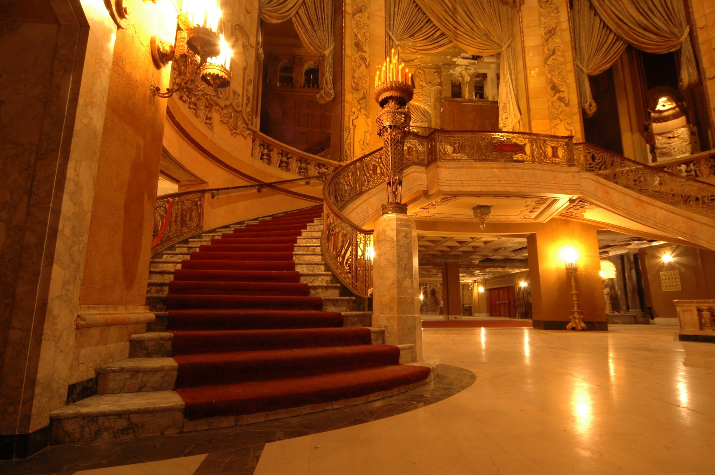 Chic_uptown_atrium4.jpg