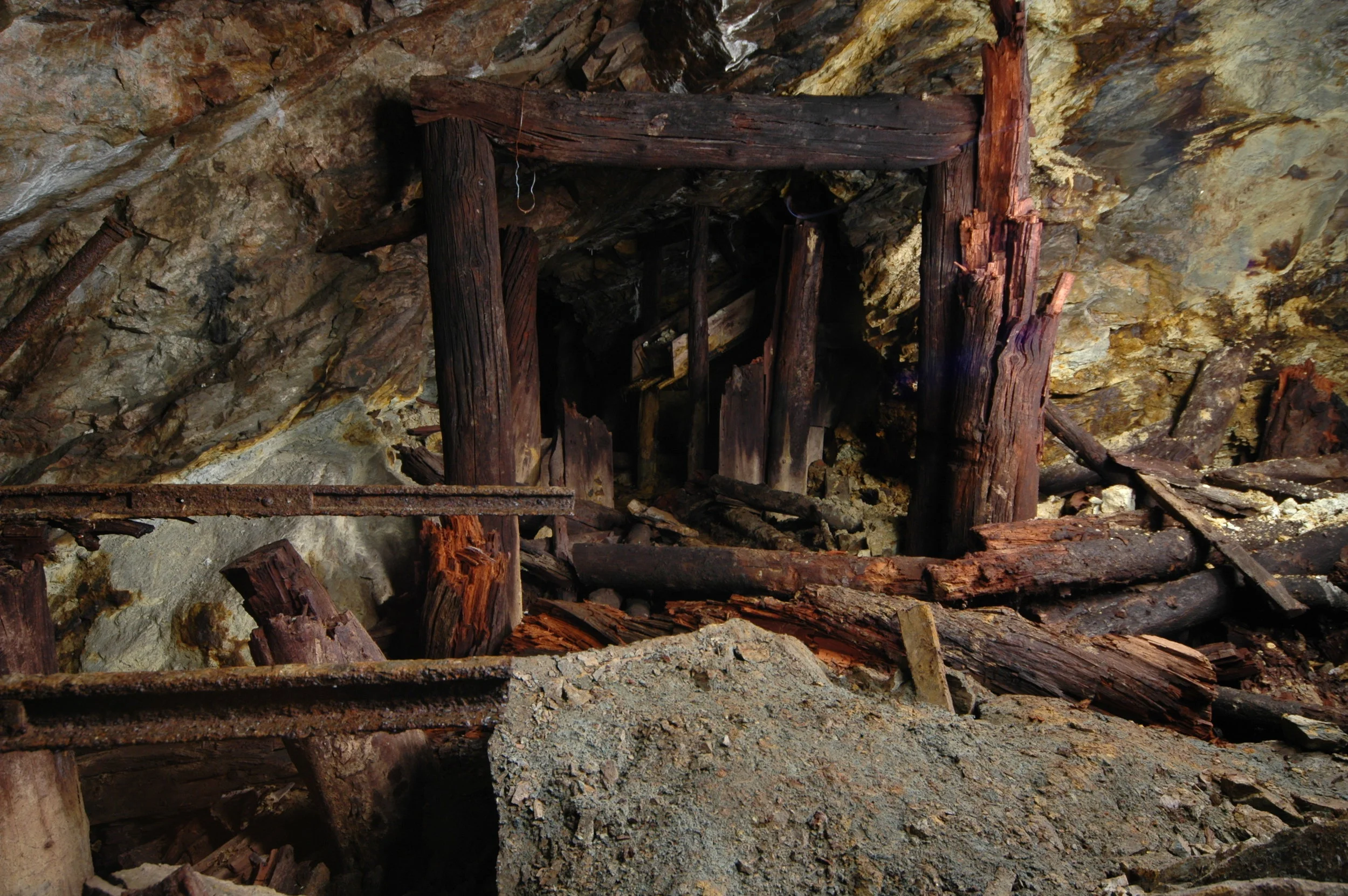 Den_Pheonix_oldmine3.jpg
