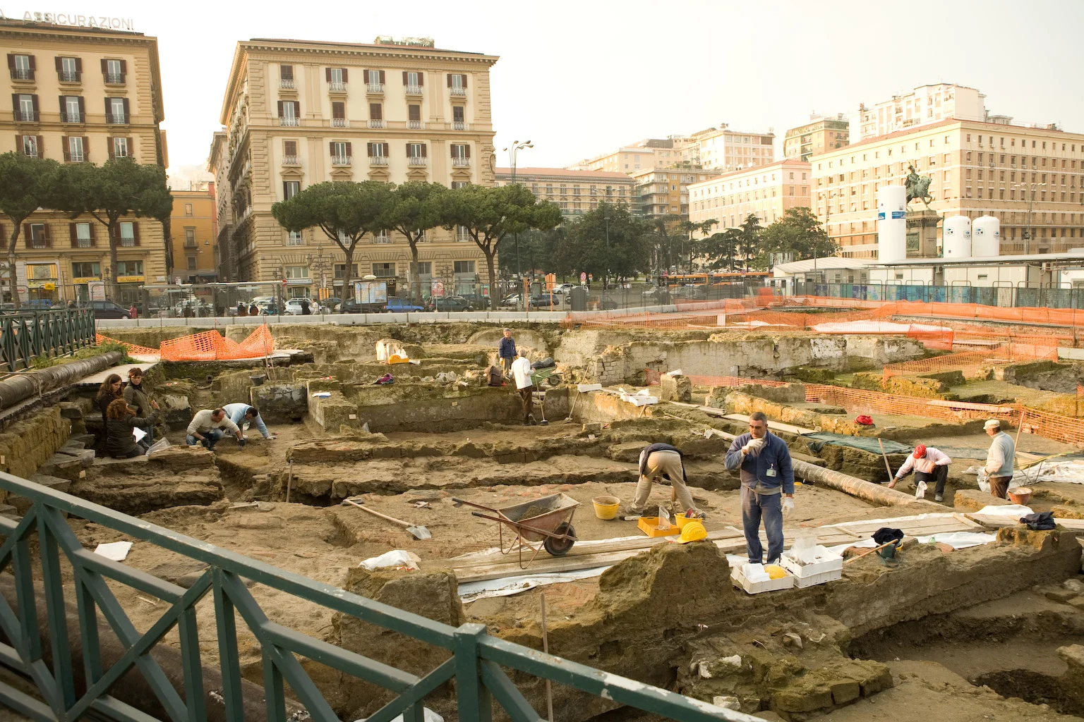 Naples_SubwayConst_CastleNuvo003.jpg