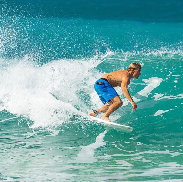 Kauai’s North Shore gets decent waves. #kauai #surfing #kauaihawaii #kauaisurf #sonyalpha