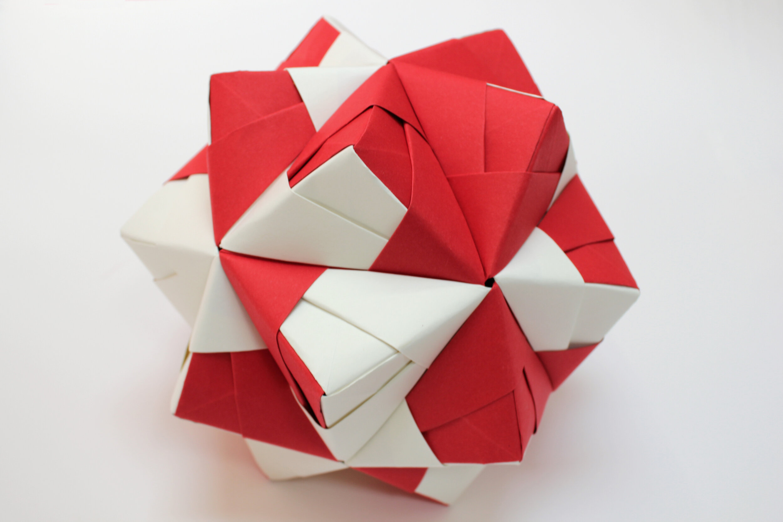Origami sonobe ball 1.jpg