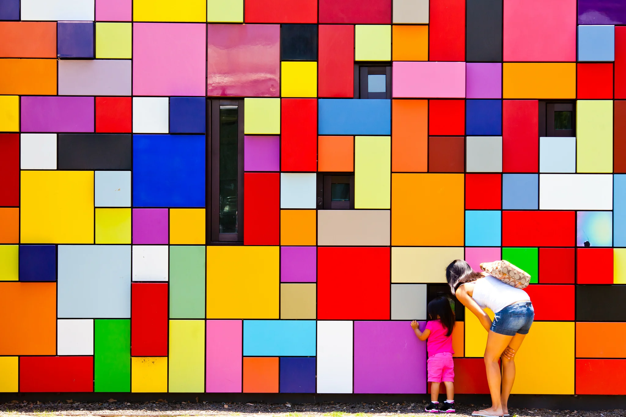The Benefit of Being Curious without Assumptions