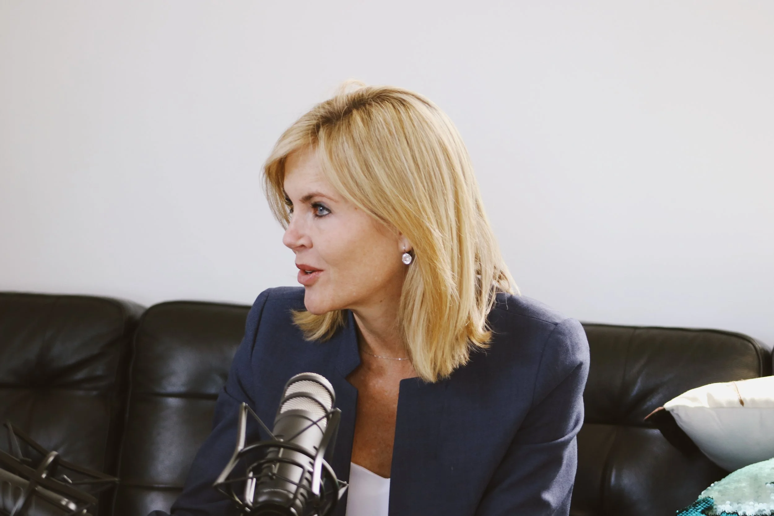 9: Stephenie Larsen, CEO of Encircle, on Being Brave, How She Came to Understand All People Matter, and Daily Questions She Uses to Keep Herself Accountable