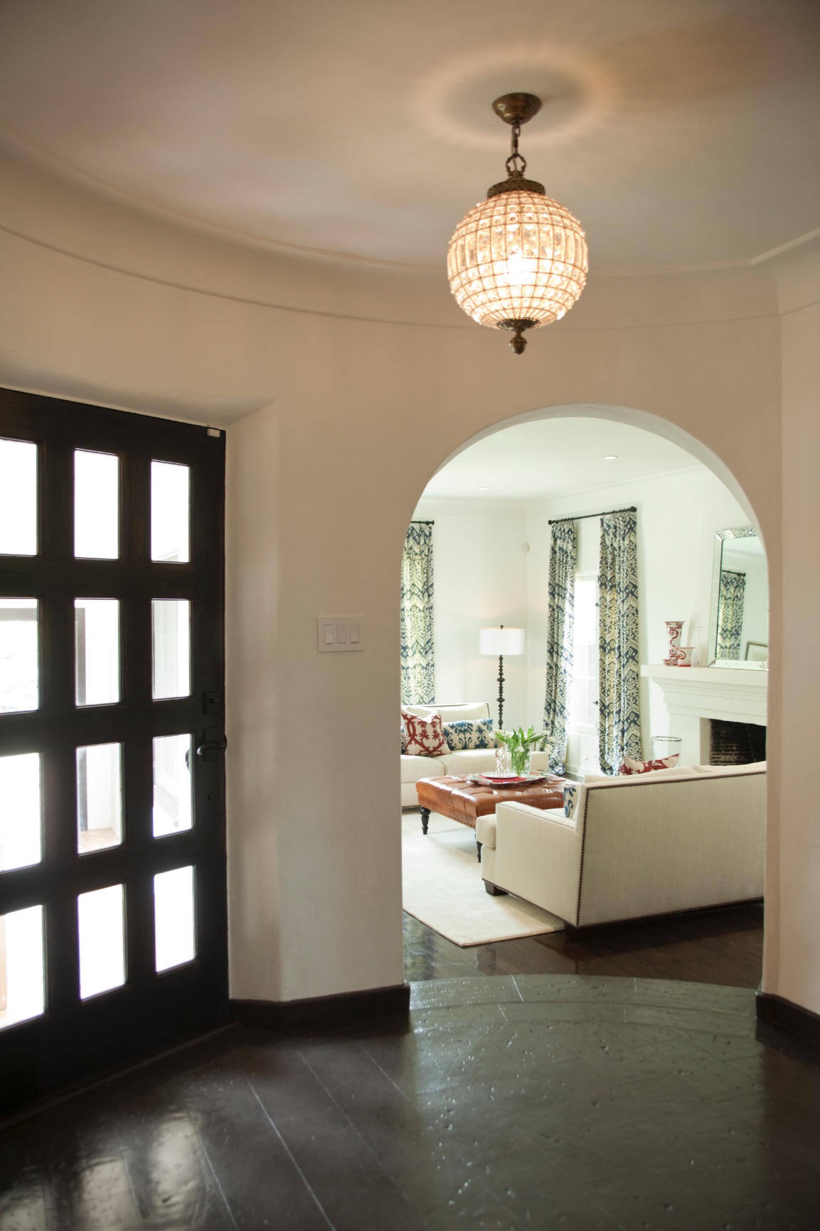 houseplay-peck-drive-vestibule.jpg