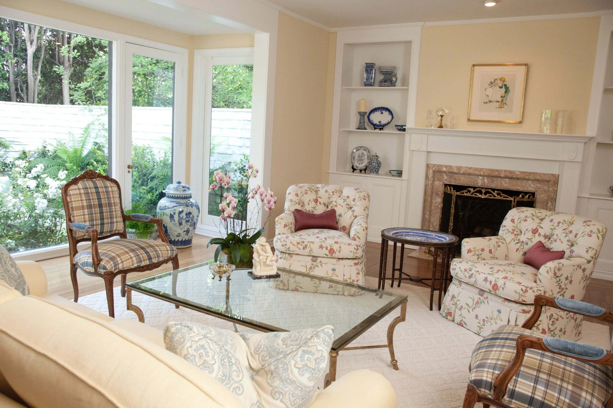 houseplay-canon-drive-living-room-2.jpg
