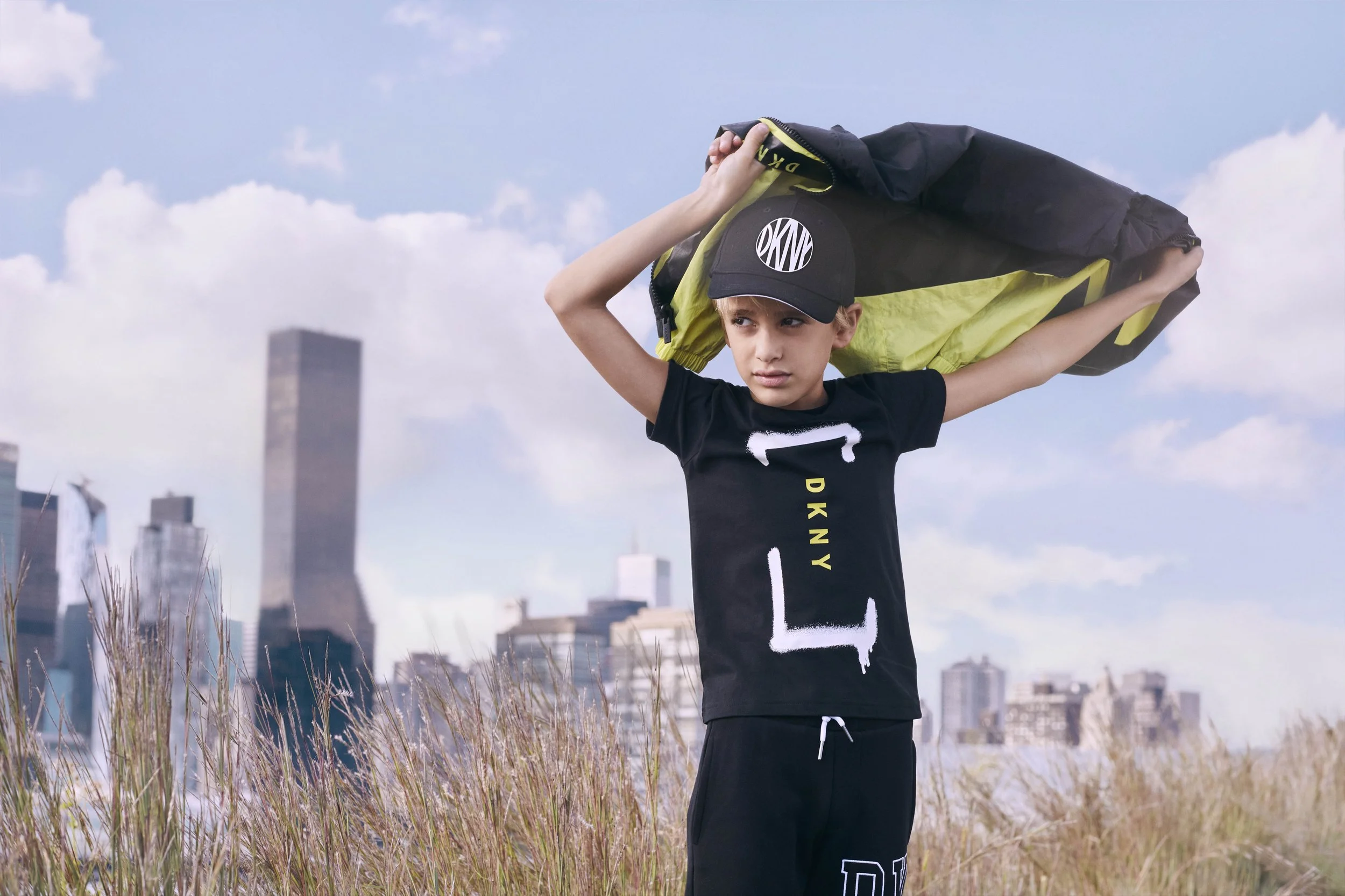 210920_DKNYKIDSSS22_04_142_R3_FINAL_SM.jpg