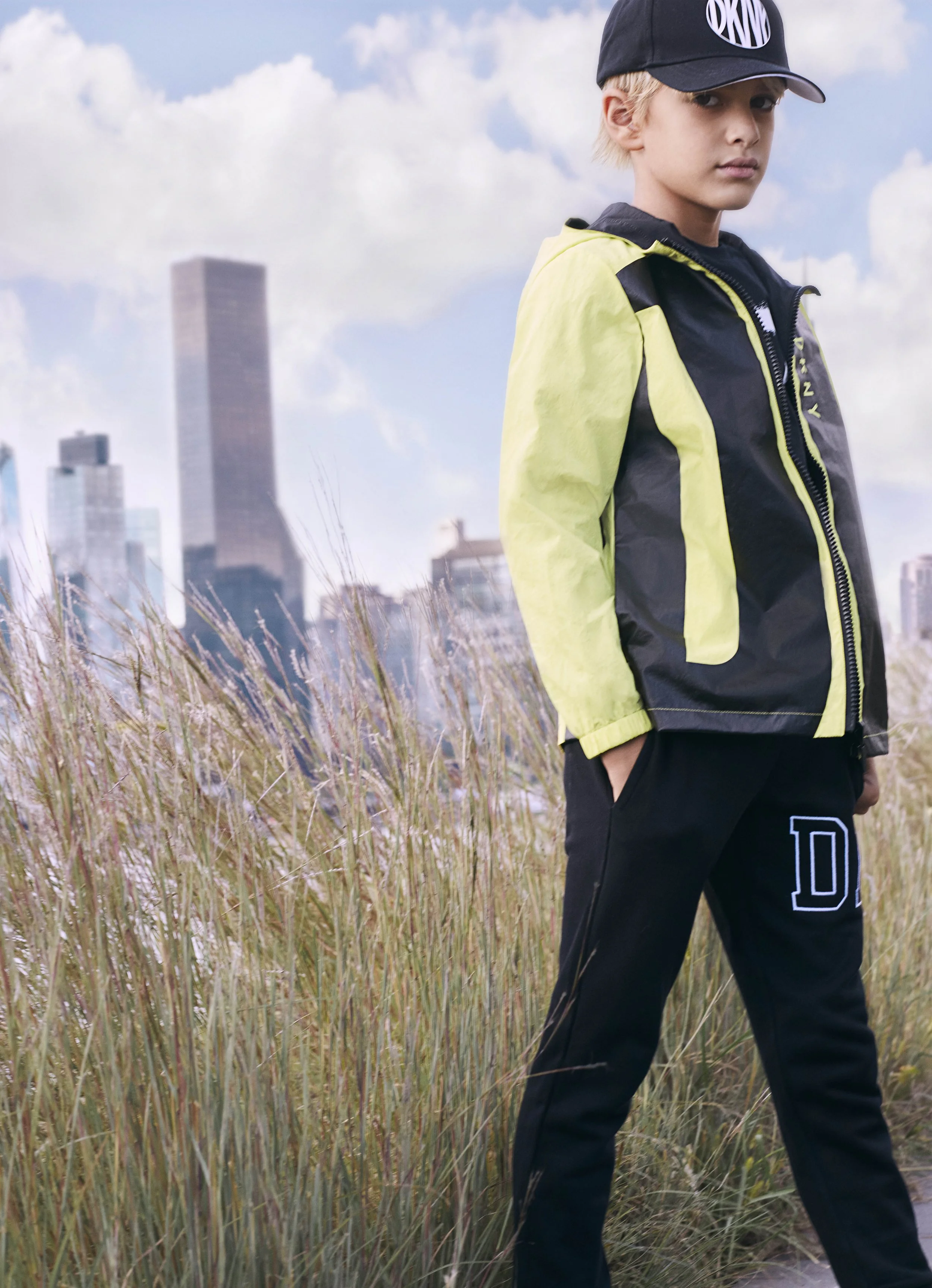 210920_DKNYKIDSSS22_04_075_R3_FINAL_SM.jpg