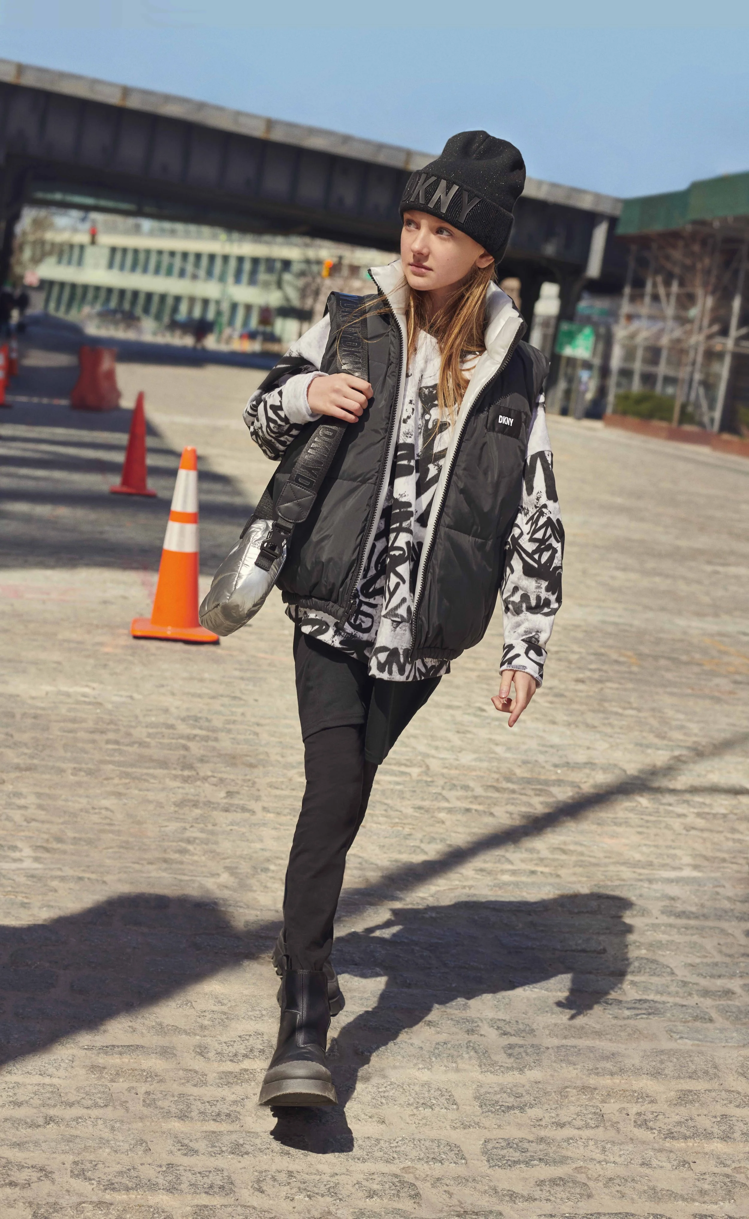 DKNY_FA23_02_074_FINAL.jpg