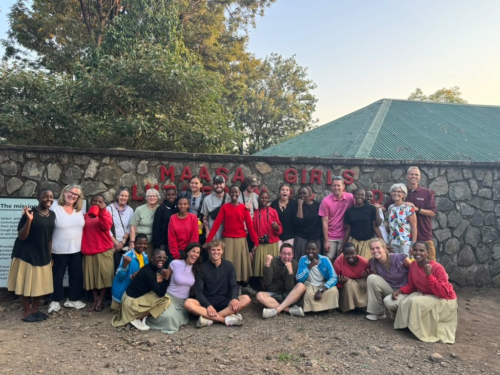 Group with some Maasae students.JPG