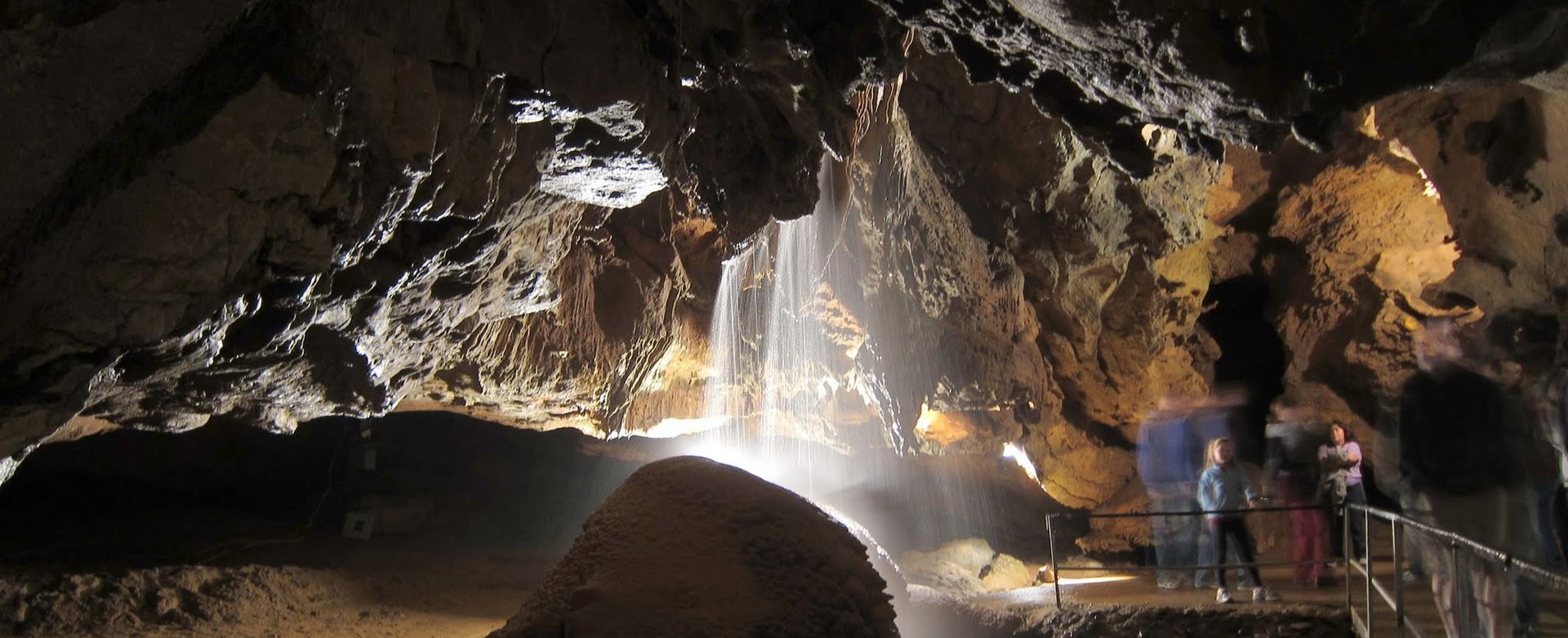 Subsurface_Waterfall_-_panoramio.jpg