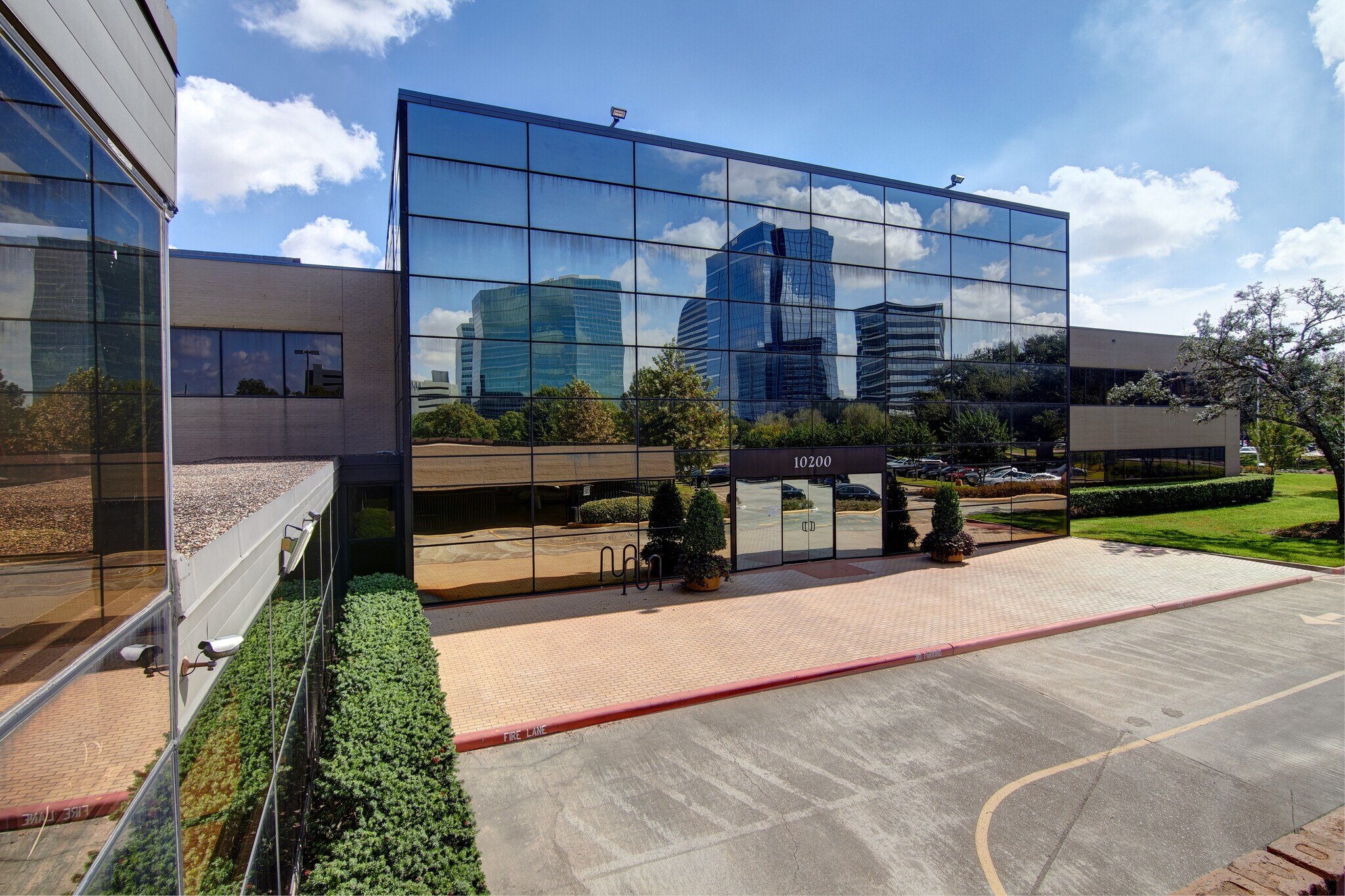 10200-Richmond-Ave-Houston-TX-Building-Photo-5-LargeHighDefinition.jpg