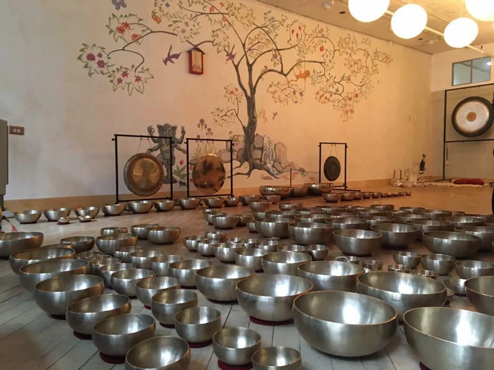 Therapeutic techniques using singing bowls in everyday life for self love and meditation