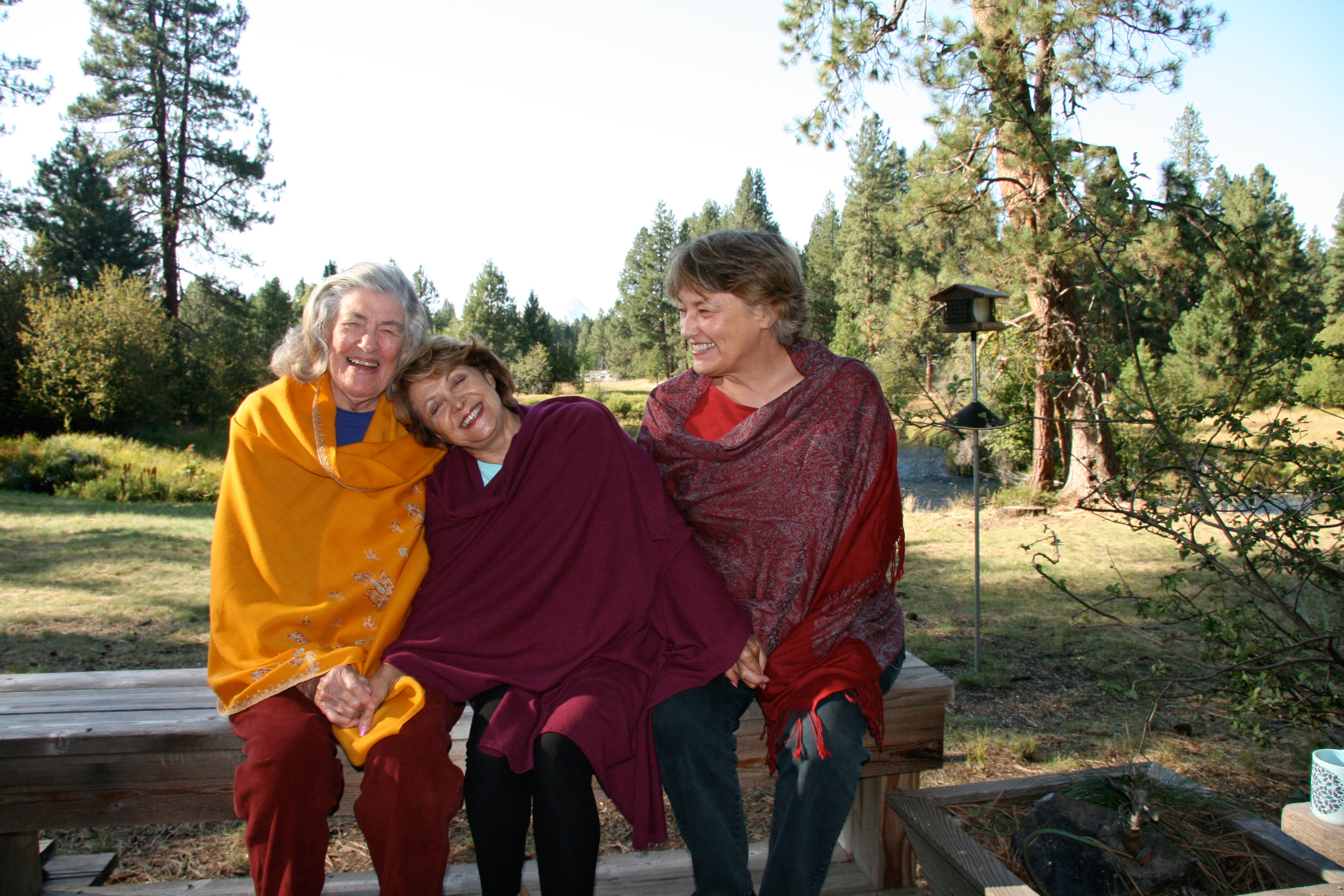 Tash, Minou & Eliza in Camp Sherman