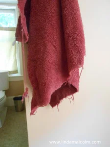 Bath towel burgundy small