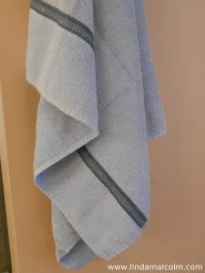 Blue bath towel small