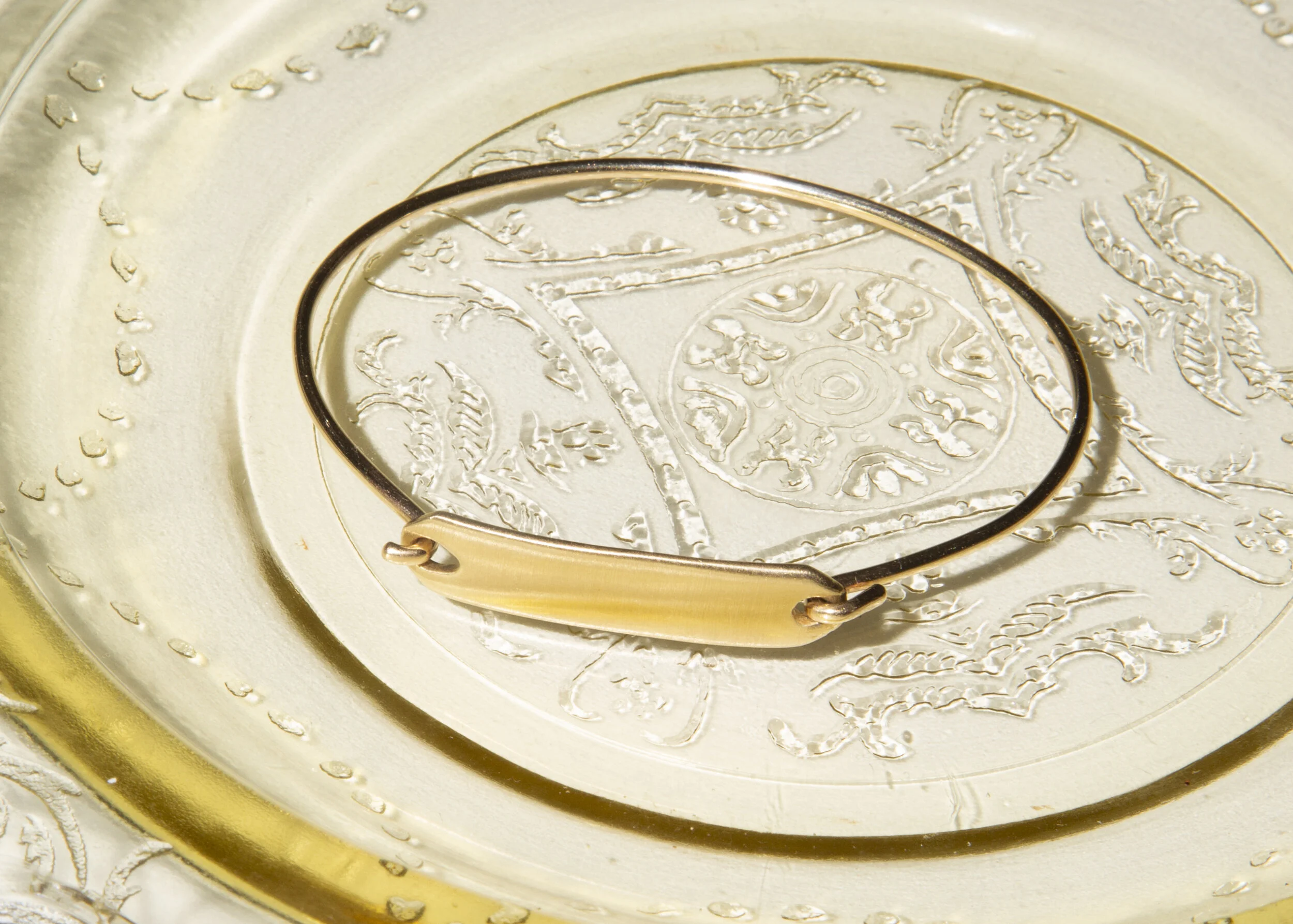 14K Gold Identified Rigid Bar Bangle