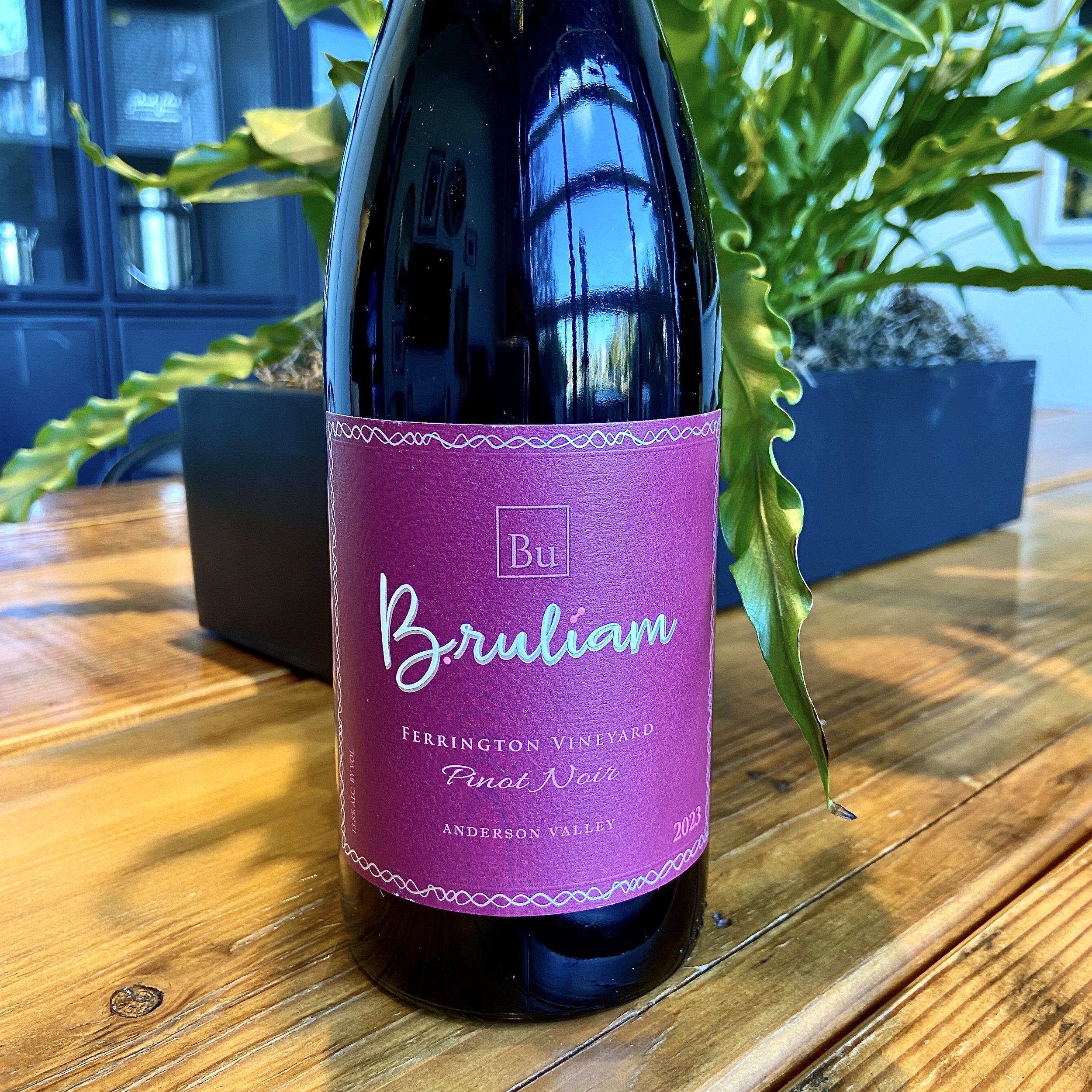 Award Winning Pinot Noir & Chardonnay by a Female Winemaker Award Winning Pinot Noir & Chardonnay by a Female Winemaker