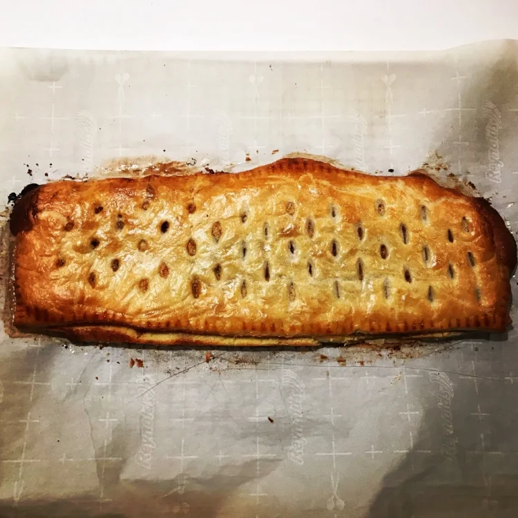 Don't be jalouse of this Pear-Almond Jalousie