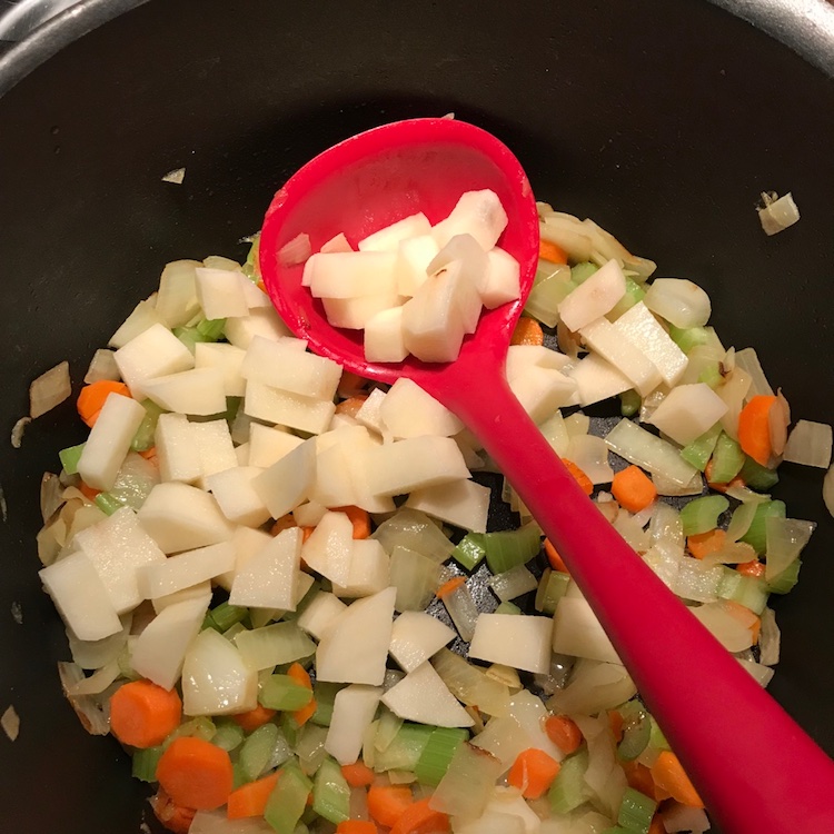 layering up those veggies...