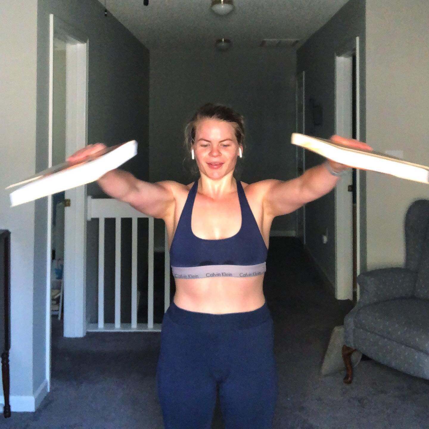 Hit the books 📚 

Yep, this is where I am right now. It&rsquo;s been just over 6 weeks since I cut my finger and fainted and only a week since I&rsquo;ve felt okay enough to start working out again. 

My collarbone has been the biggest issue and at 