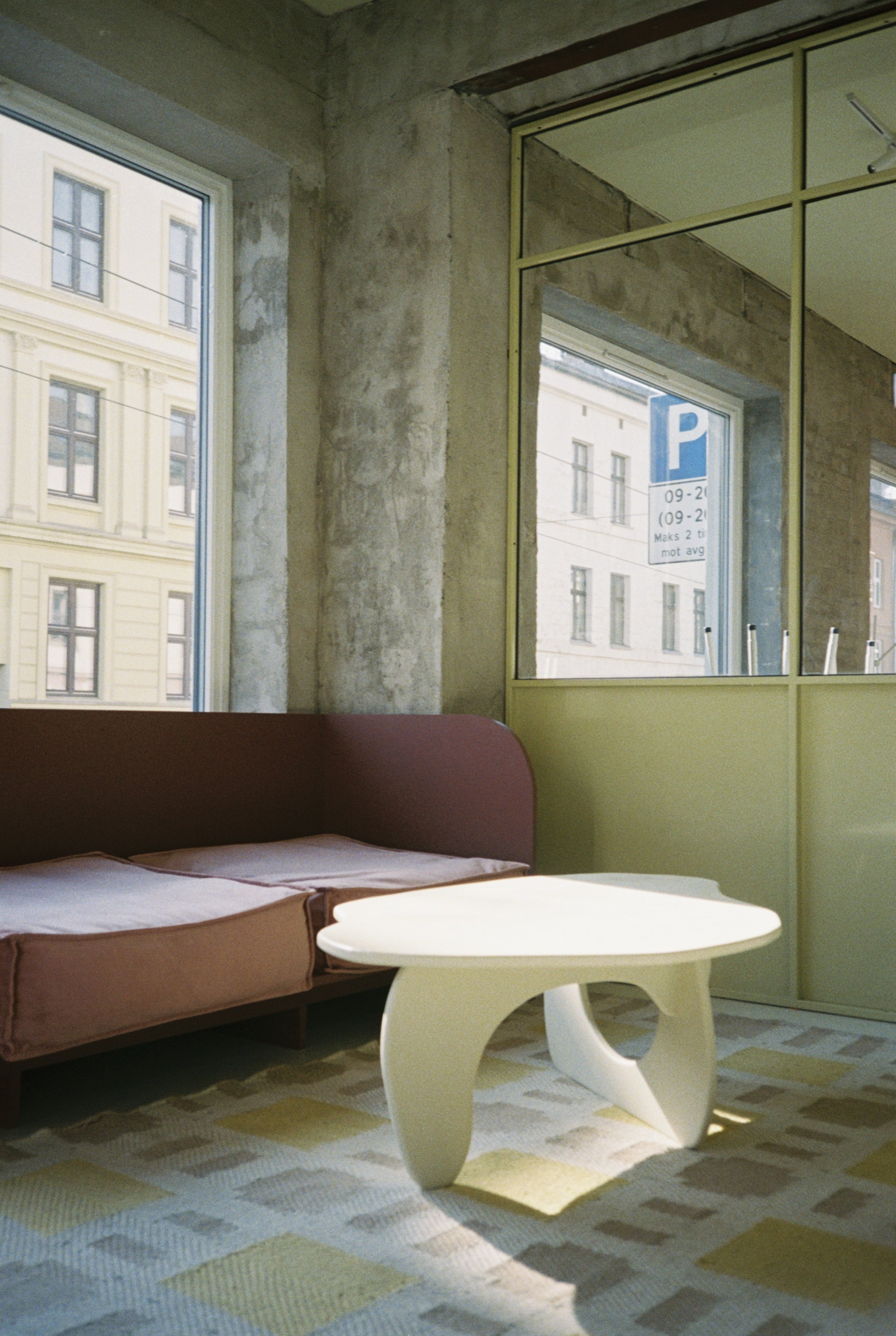 R1-08047-030A.jpg
