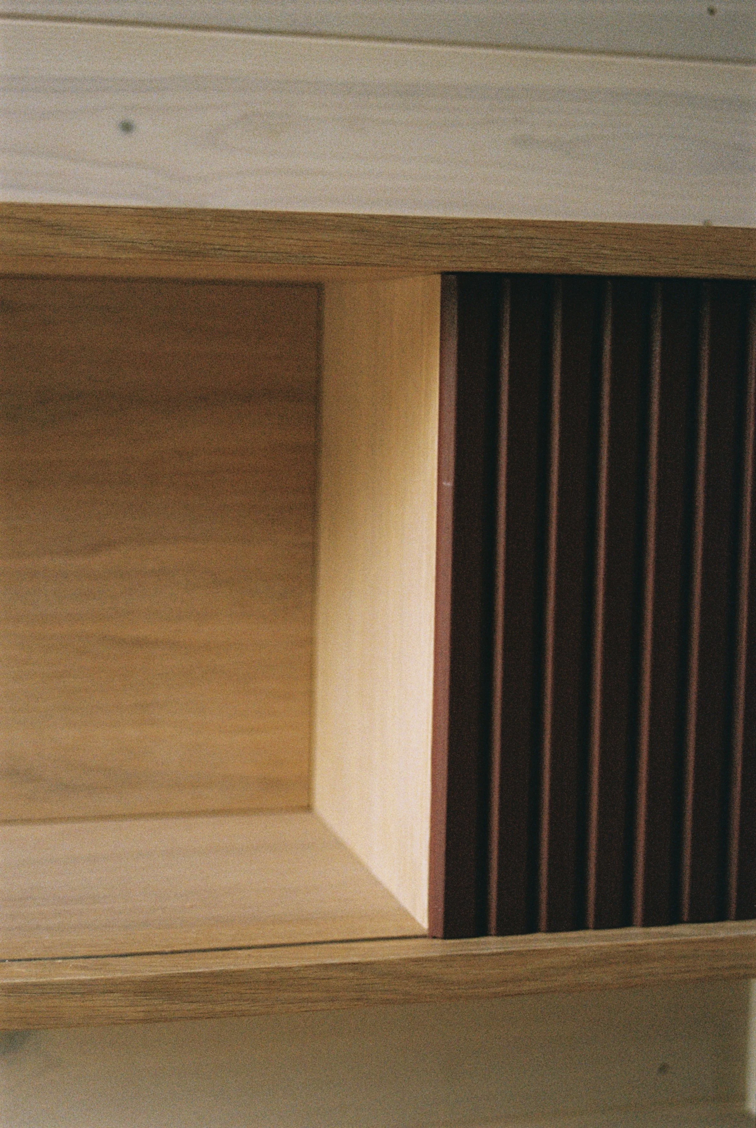 R1-03914-0007.jpg
