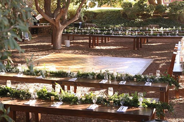 Are you more of an on the dance floor or relaxing at the table kind of guest?
Photo by: @sarahrosephotographylv