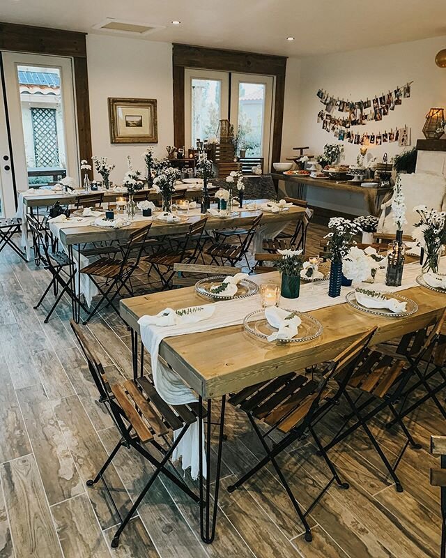 The 🐻 theme for last weeks baby shower was the perfect time to premier our newest tables! 
Are you as in love with hairpin legs as we are? 
#bloomingbellesrentals featured: French Bistro Chairs, Hair pin Table, #bloomingbellesfloral