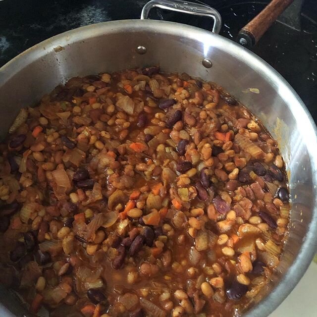 We&rsquo;re getting ready for the weekend with this super side dish for our Super Bowl party. Loads of flavor - slightly sweet and tangy, lots of spices, and great taste and texture from three kinds of beans. 
This was my mom&rsquo;s favorite quick a