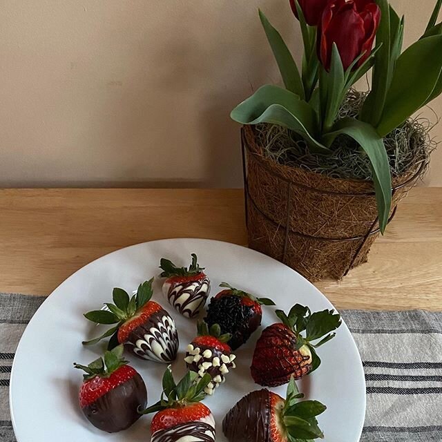 Chocolate dipped strawberries for your Valentine. ❤️ We tested dark chocolate versus bittersweet - all dairy free. Loved the results. Fancy but simple. 
Dark Chocolate Dipped Strawberries 🍓