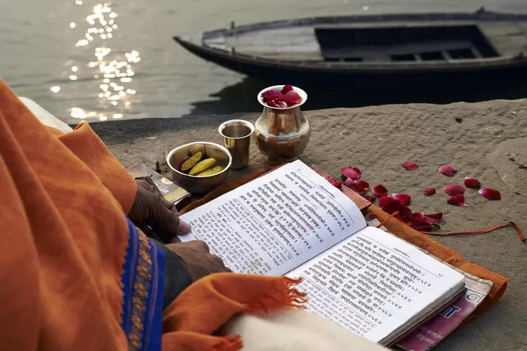 THE GAYATRI MANTRA SERIES - A 3-week Journey into Sound and Healing Light