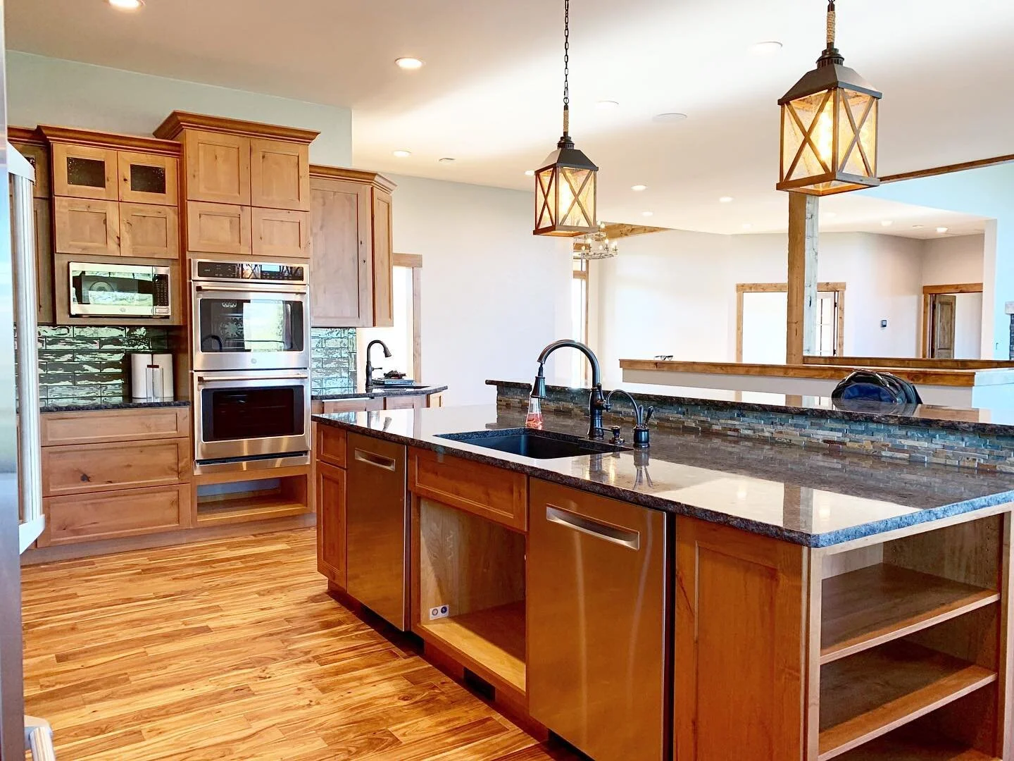 Got a post-construction project needing some cleaning? Contact us today! 😎✨🏠