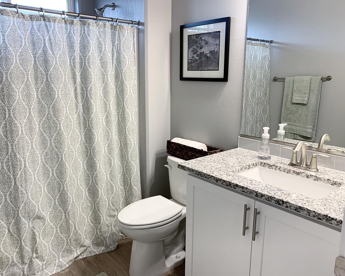 Keeping it simple. Simply clean. 🧹🏠✨ Who else loves that feeling of coming into a freshly cleaned bathroom? 👋