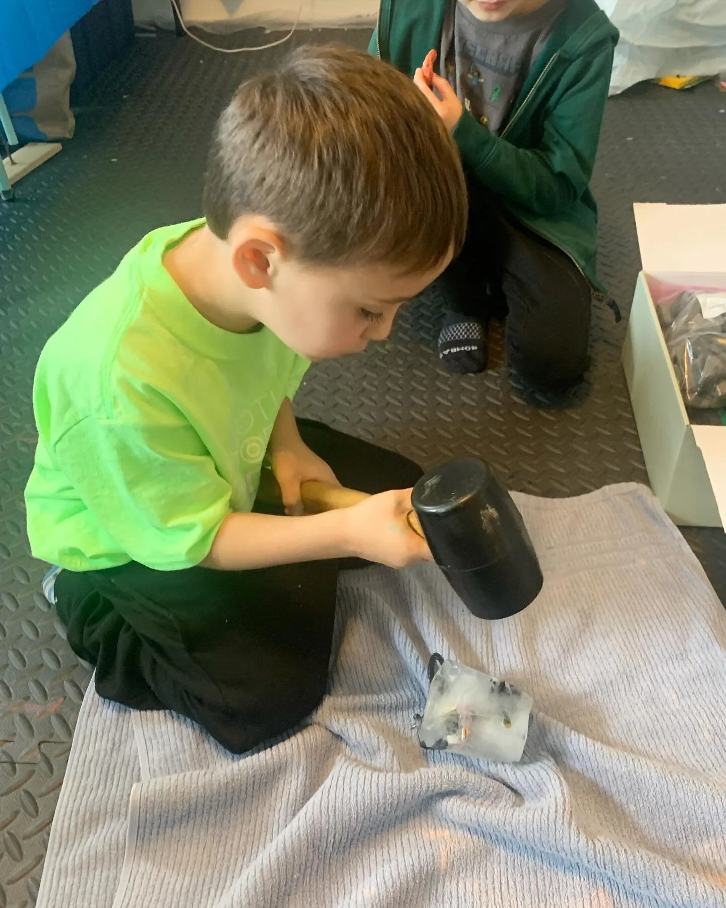 Some of the kids have been obsessed with finding ways to use that one random mallet I bought for that one random Fiber Arts class back in college &hellip; Lewis Knauss for lyfe @girlwanderin @maflorista @jacqui_lavender_blu 😂