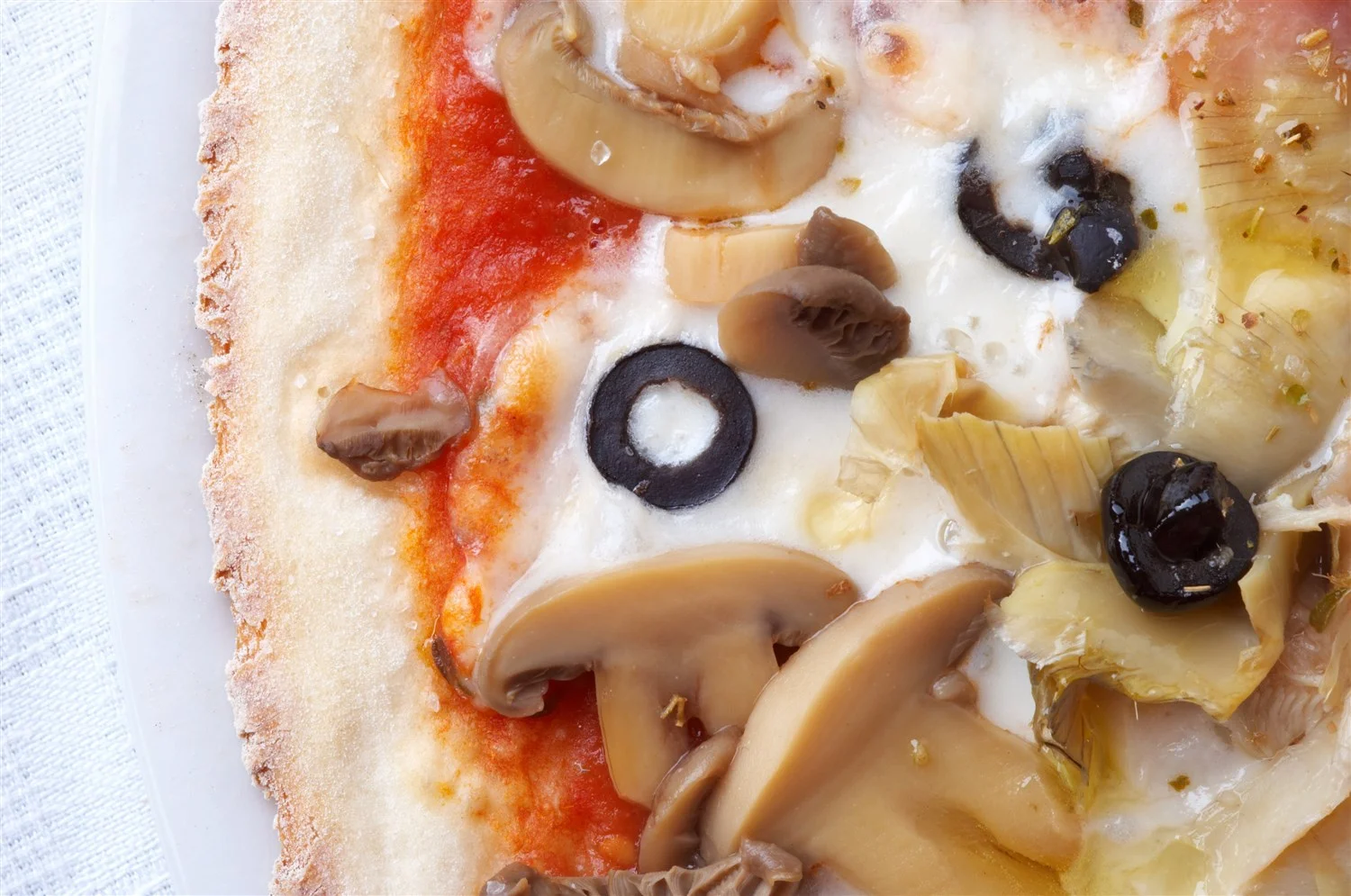 Wood-fired pizza Sergei Starus | Dreamstime