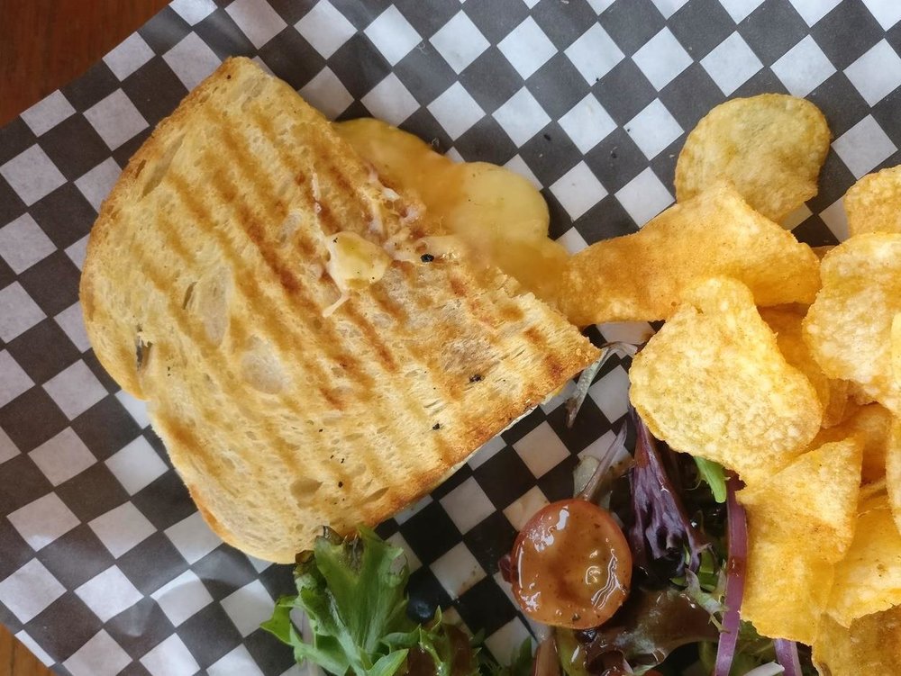 Fernie Alpine Resort's Extreme Grilled Cheese melts powder pigs' hearts at the mountaintop Lost Boys Cafe. © Ski Travel Go