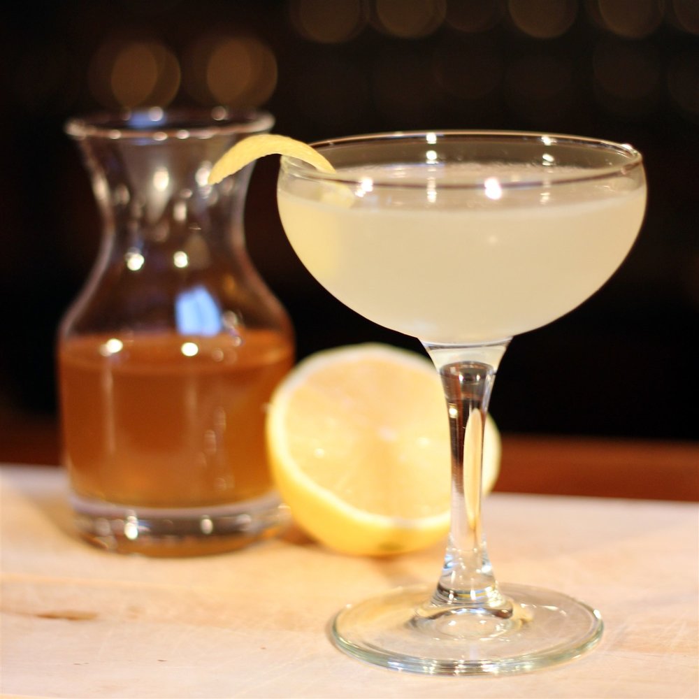 Bee’s Knees, anyone? Honey is local to the Roaring Fork Valley, too. (Lemons, not so much.) Will Shenton | CC BY-SA 3.0