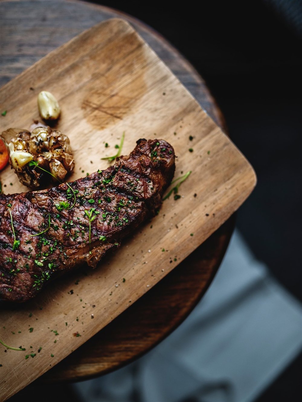  Tahoe South’s fine dining scene is a jackpot for skiers and snowboarders who like excellent steaks and chops.   Rawpixel    |    Unsplash   