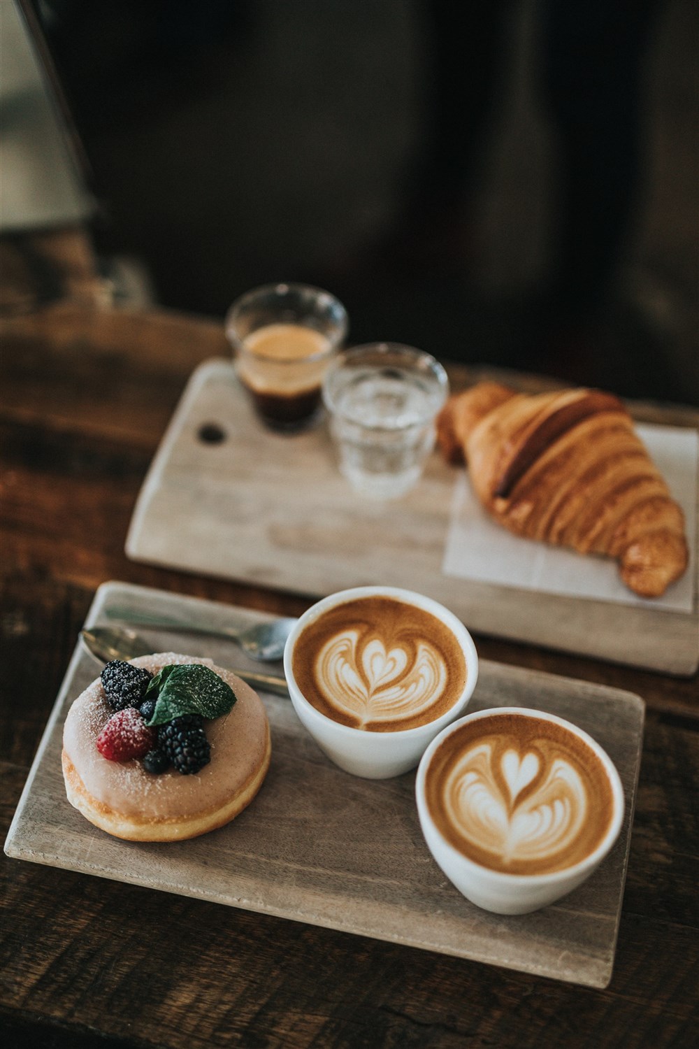  The coffee scene in South Lake Tahoe and Stateline is excellent and diverse, with several small-batch roasters and an array of other good cafes making custom brews for every kind of coffee lover. (There also are all sorts of delicious baked goods.) 