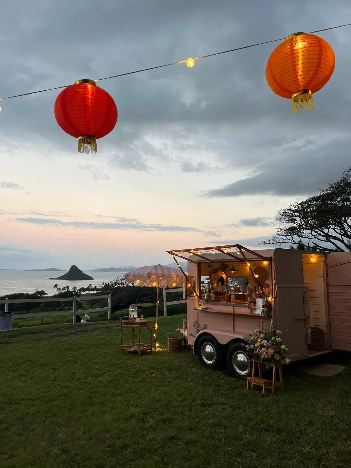 horse trailer bar oahu