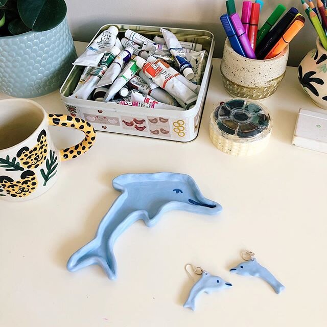 A little dolphin family on the desk. 🐬💕🐬🐬
I&rsquo;ve fired so many ceramics lately but have had no time to share them! One of the most frustrating parts of juggling multiple projects is the stopping and starting of creation. 😭💕