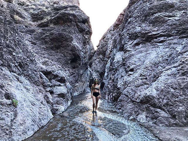 I could explore the amazing rock formations of these canyons for days.  This weekend has been filled with the stunning beauty and natural wonders of Black Rock Canyon like this amazing path carved into stone by a constant stream of water. 📷 @justinj