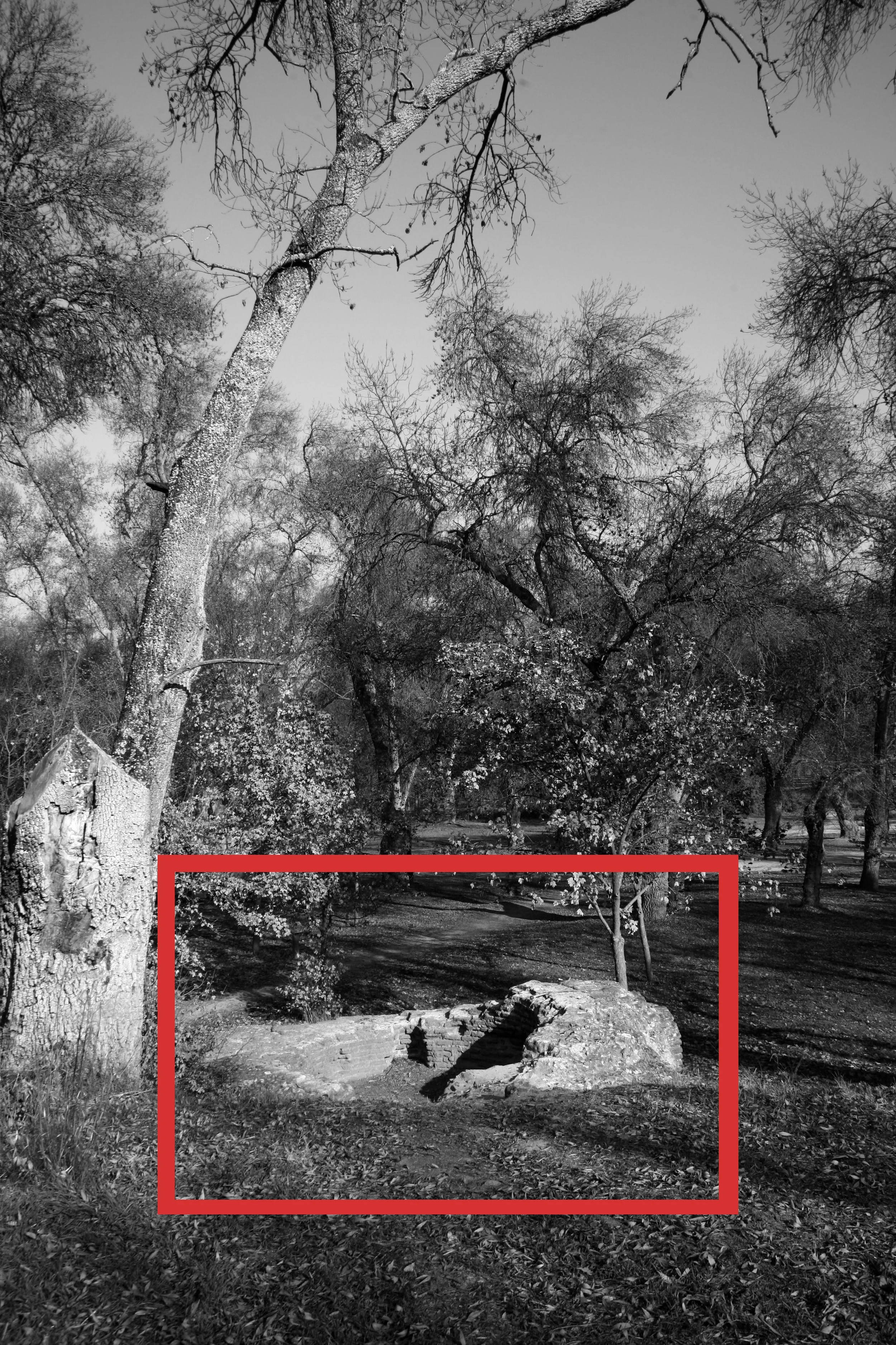Vestiges of defensive architectures of the Spanish Civil War./ Archive of the artist Casa de Campo(Madrid, 2014)