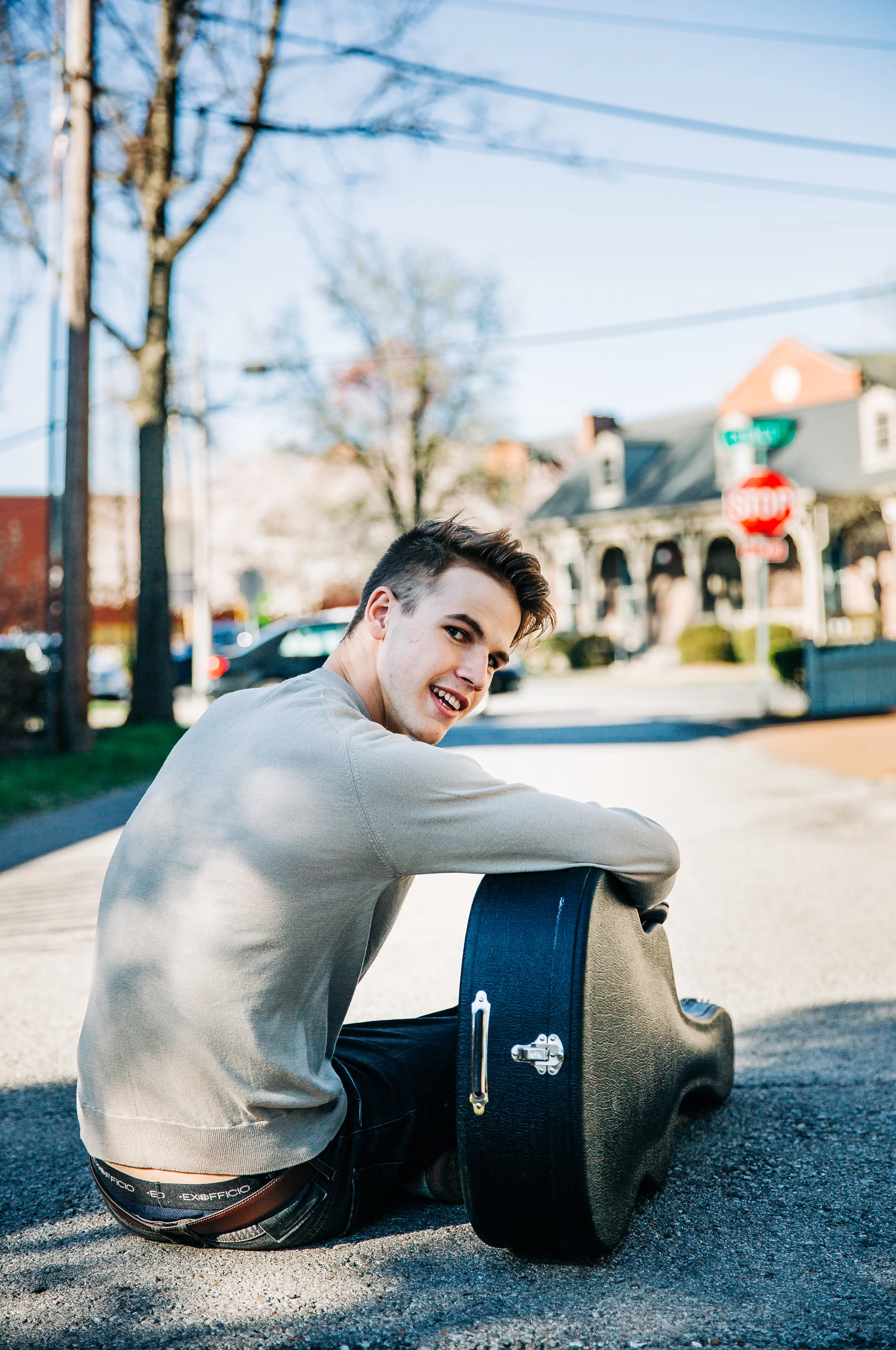 lifestyle-photographer-senior-session-downtown-franklin-14.jpg