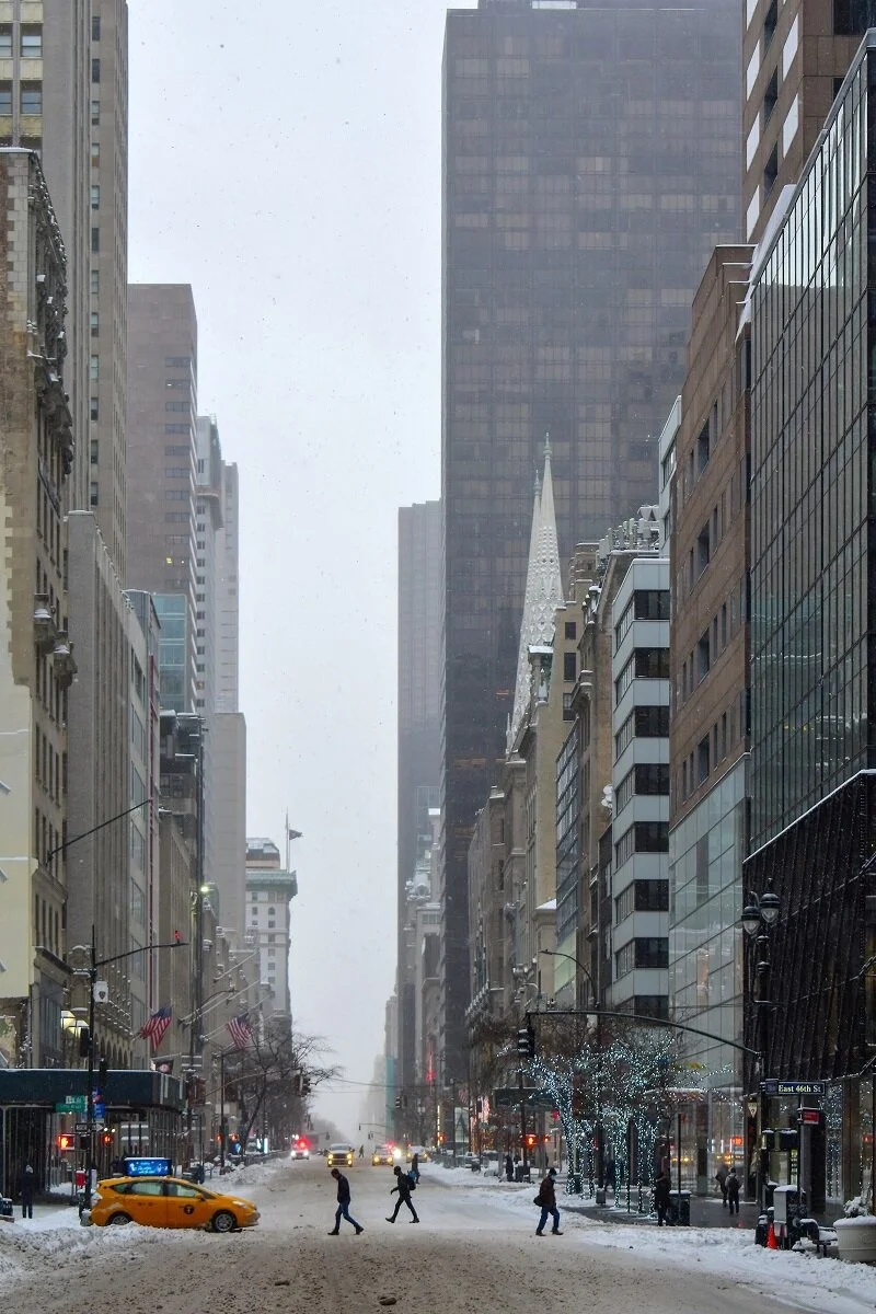 Going to work (Fifth Avenue)