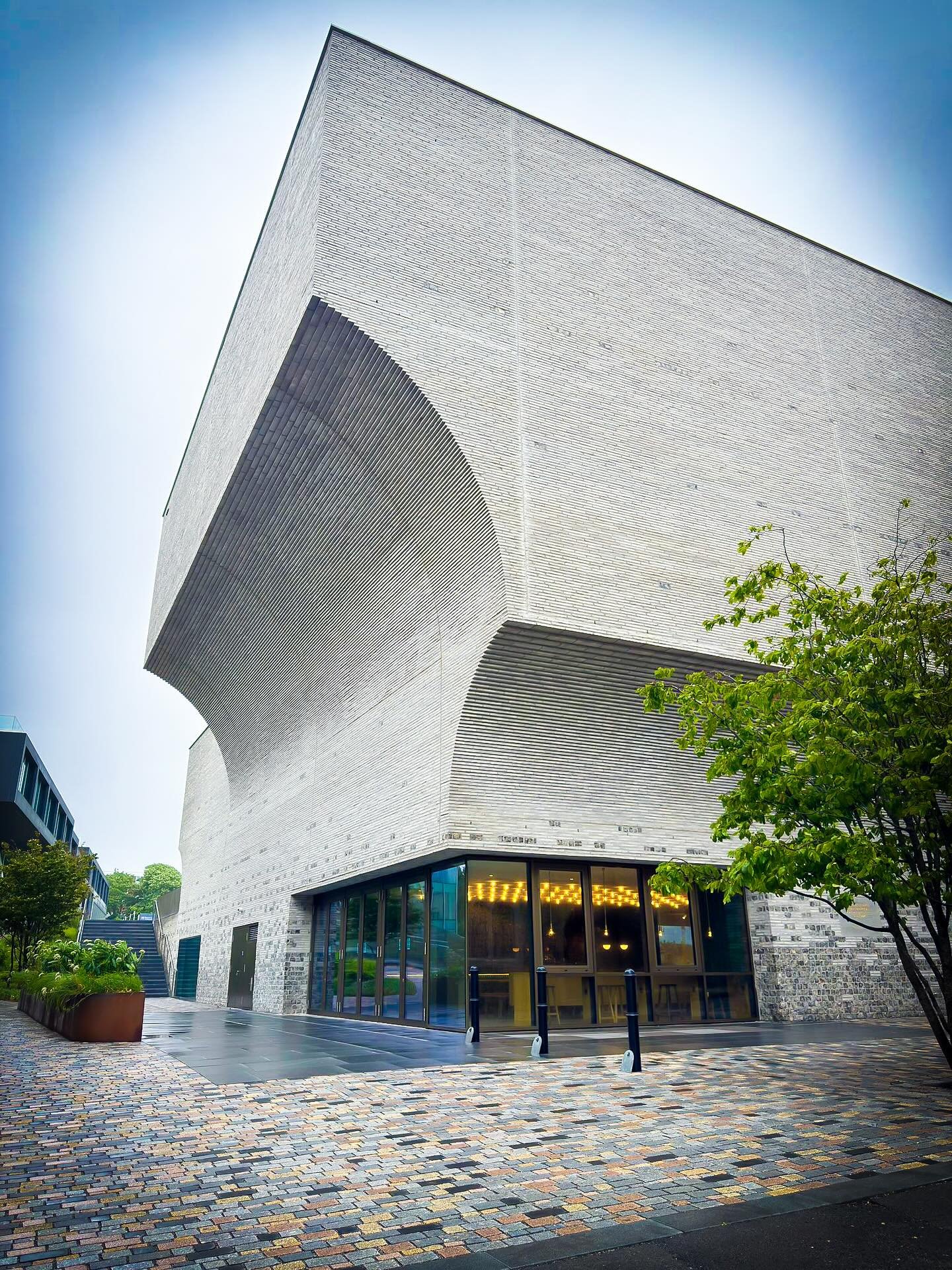 🎒📝 A huge thank you to @btnchamber for inviting us to the latest Construction Voice Tour at @brightoncollegeuk &mdash; an inspiring behind-the-scenes look at one of the UK&rsquo;s most architecturally ambitious schools!

From award-winning designs 