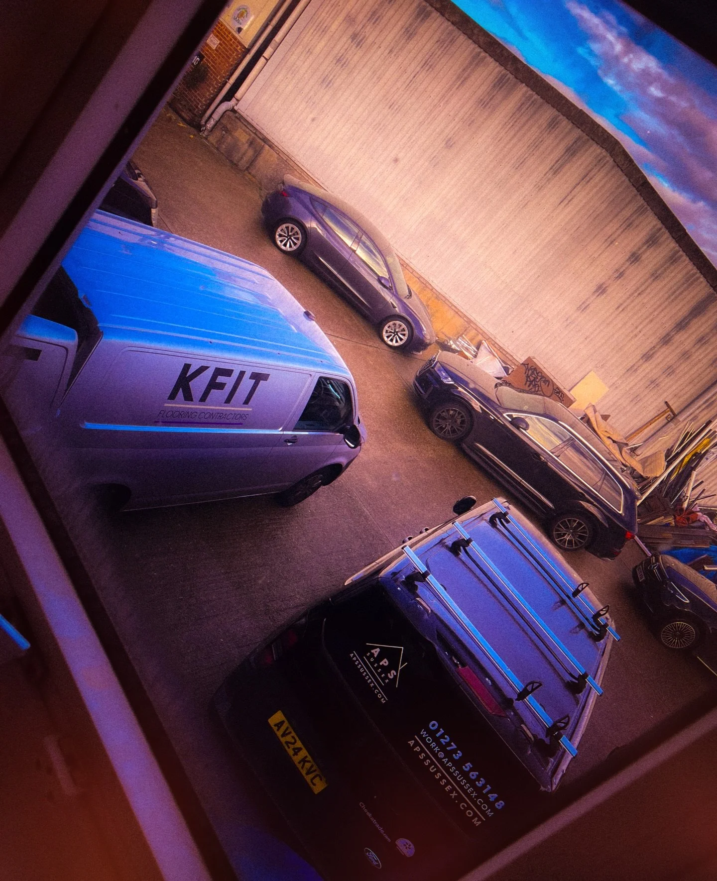 🫰🏽working toward something feels different when your friends are right there with you 🫶🏽 Sussex House HQ 🎯 a space to innovate ✨ c o m i n g  s o o n 👀