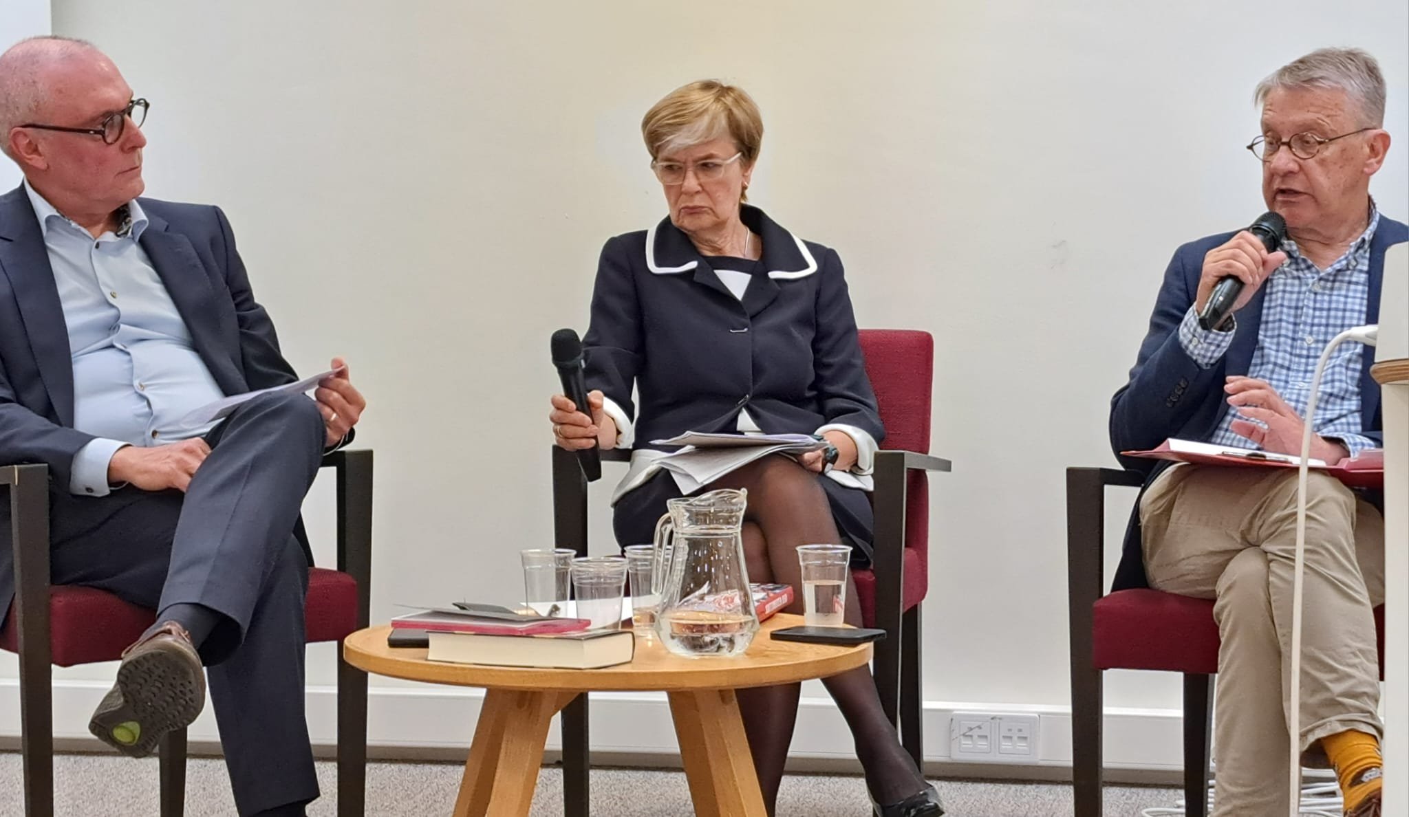 Ser vi de demokratiska krafternas sista patron i bössan? 