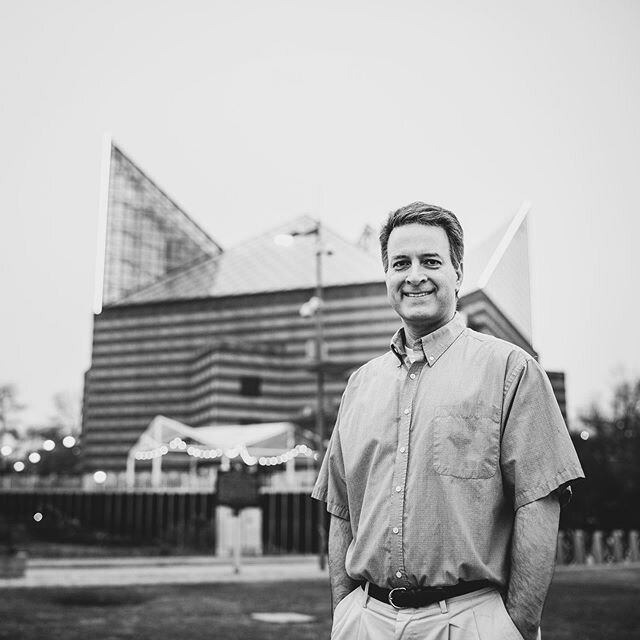 Photographed my Galen OBGYN this morning for Riverworks. What a weird life this is. .
.
.
.
.
.
.
.
.
.
#lindseylowephoto #chattanoogaphotographer #chattanoogafamilyphotographer #noogagram #chattanoogaportraits #chattanoogaportraitphotographer #423 #